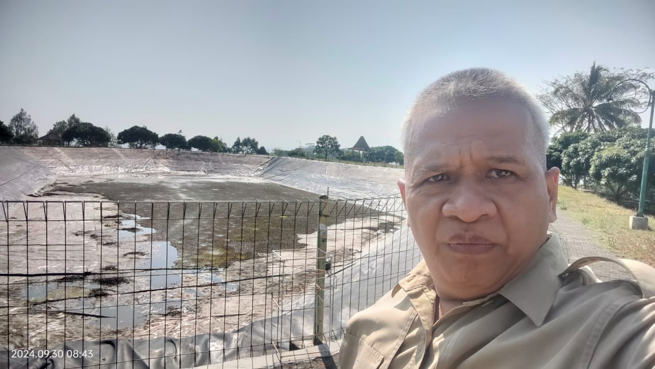 Penambalan Geomembrane Embung Tonogoro Oleh Kapetan